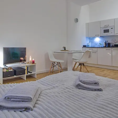 Comfortable In The Center Of For Up To 4 Guests * Praga