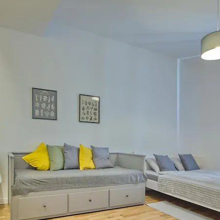 Comfortable In The Center Of For Up To 4 Guests براغ