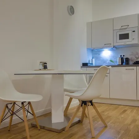 Apartment Comfortable In The Center Of For Up To 4 Guests *